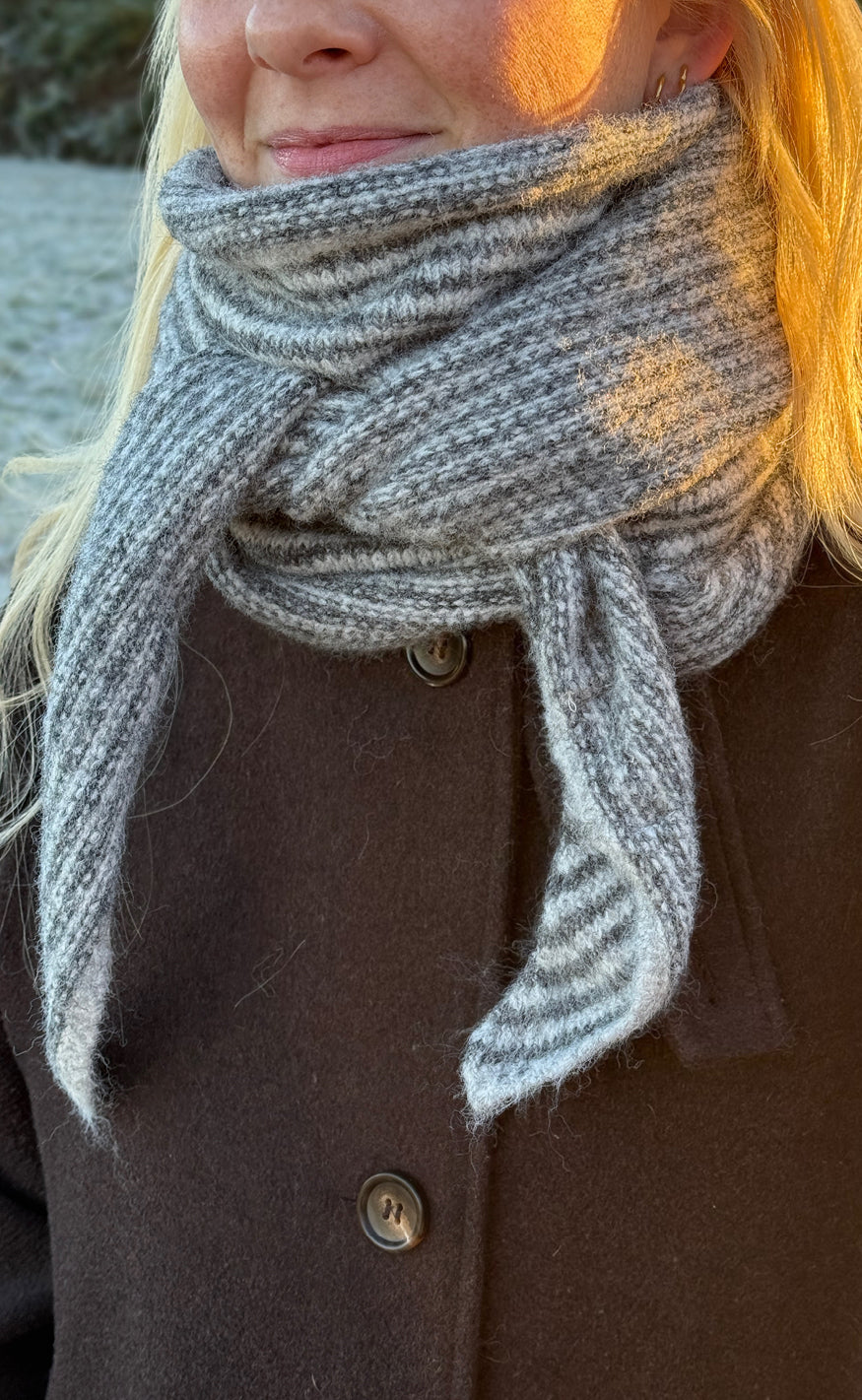 Say INA Copenhagen Tørklæde - Sophie - Grey Striped